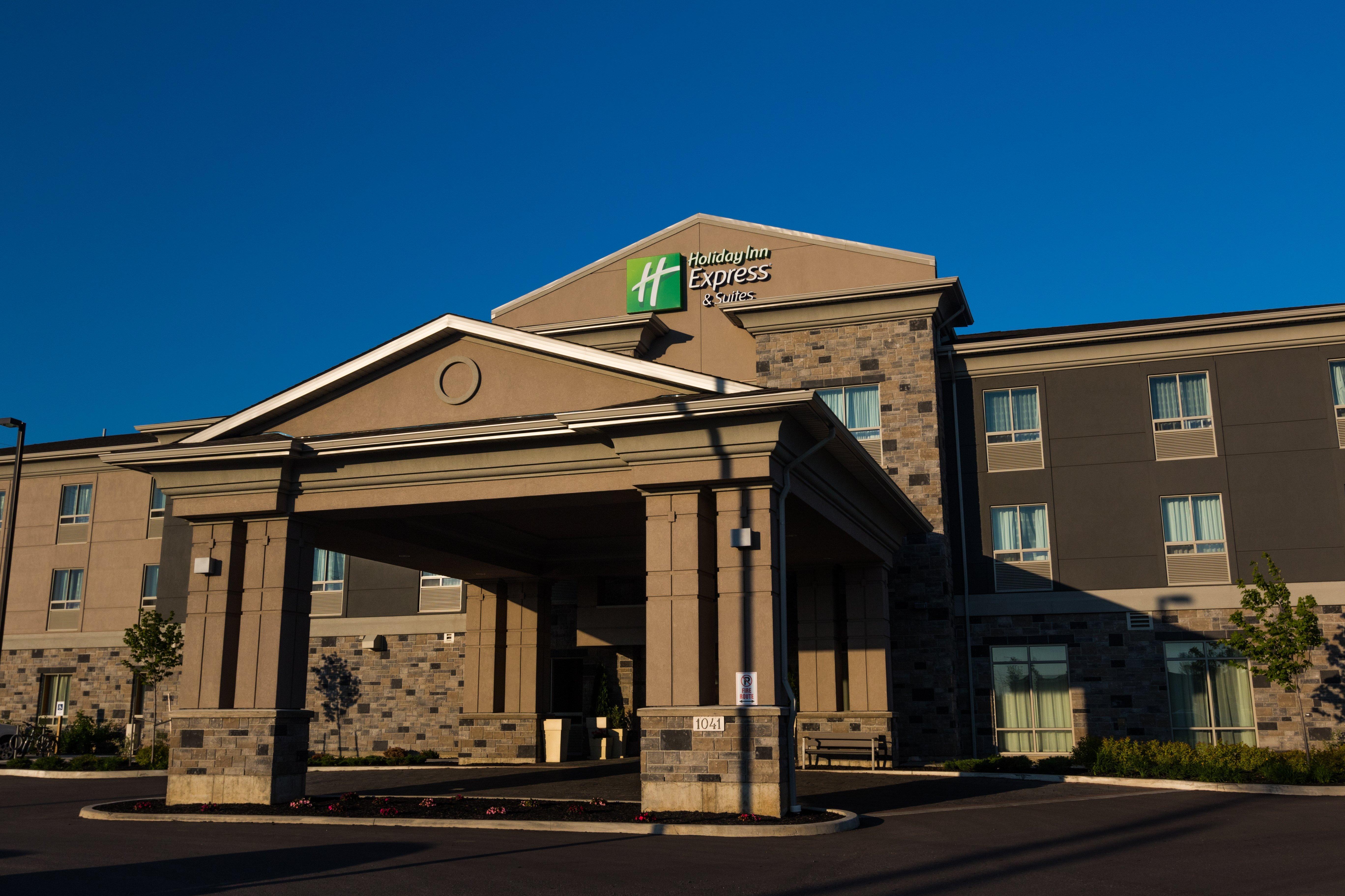 Holiday Inn Express Thunder Bay By Ihg Exterior foto